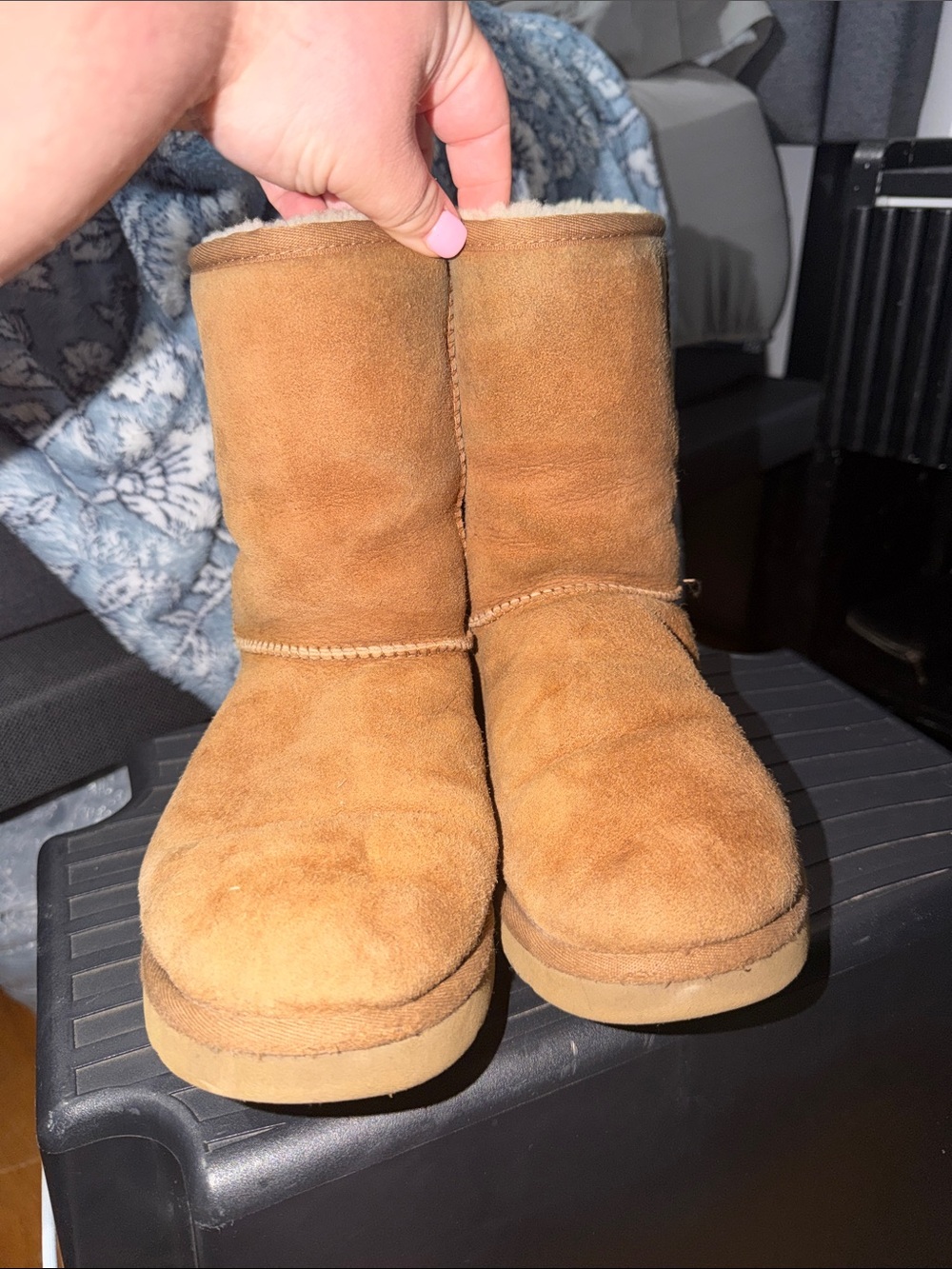UGG Classic Short Suede Slippers - Chestnut